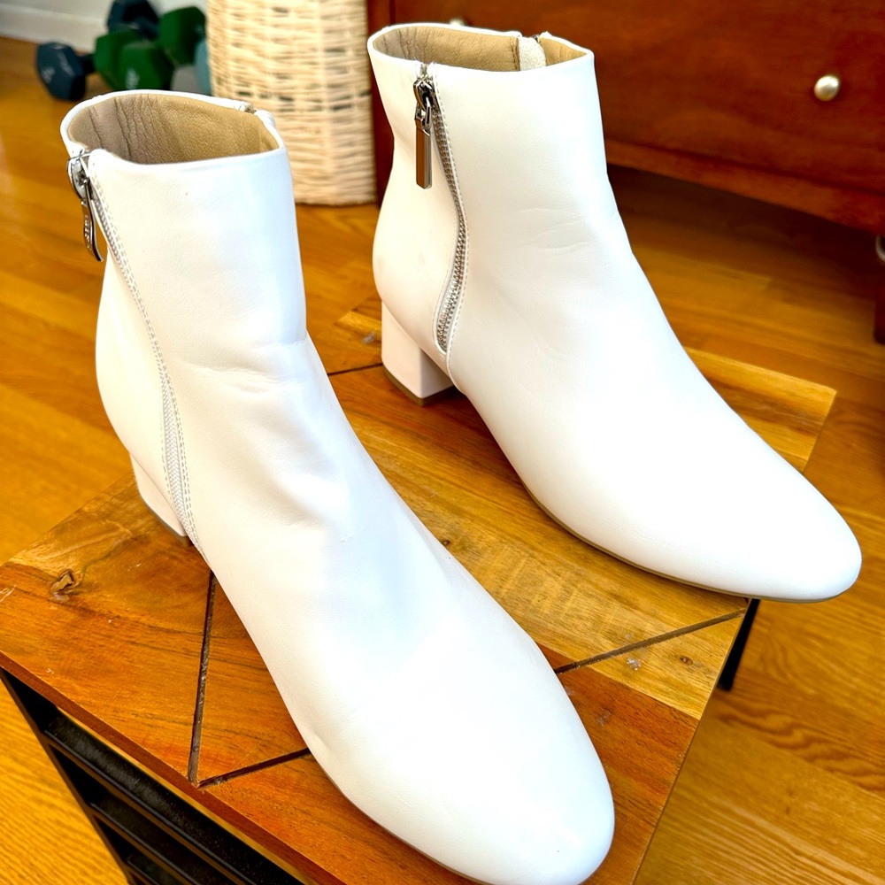 Size 11 white booties. IDIFU
